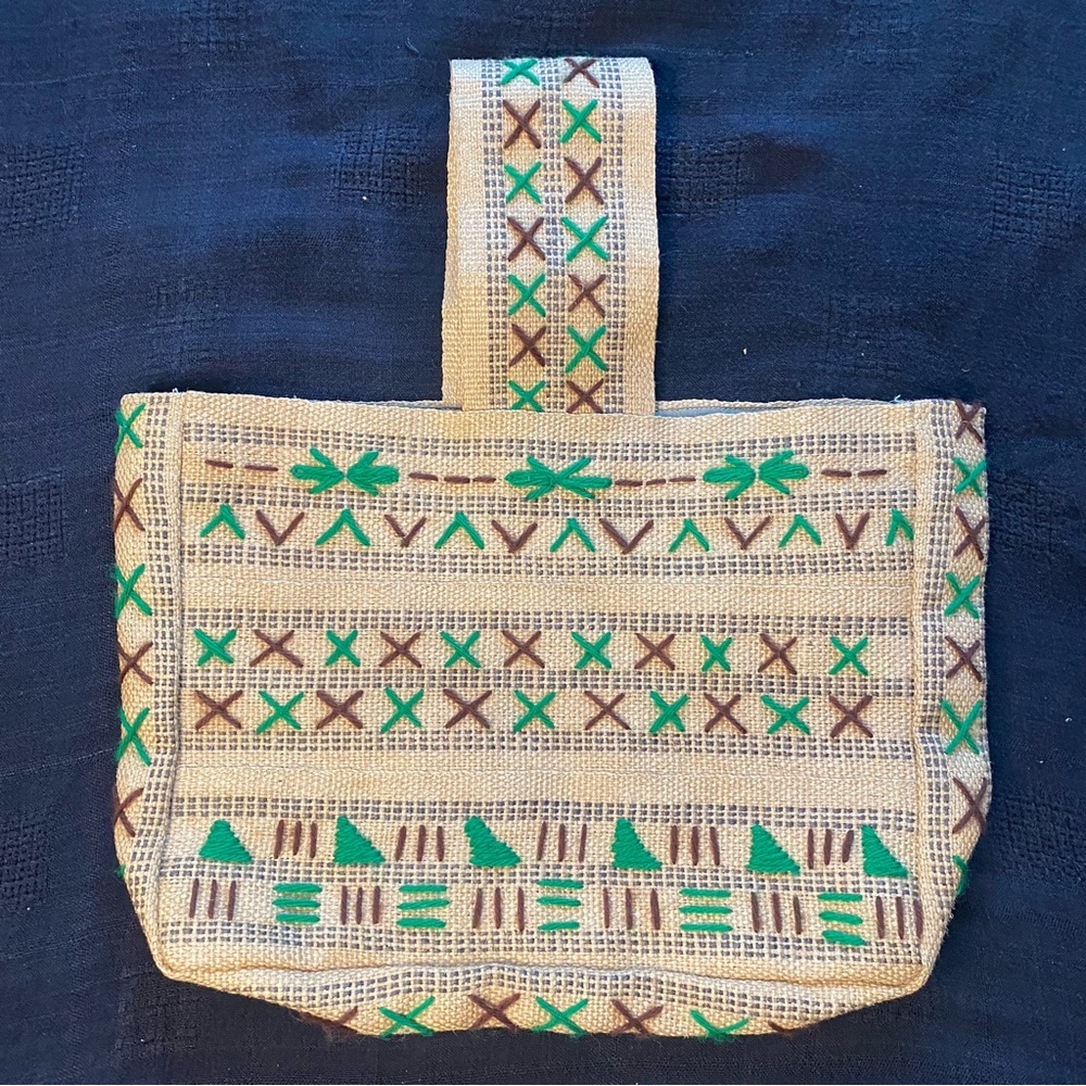 Vintage Jute market Tote Single strap Bag! Burlap fabric with embroidery.